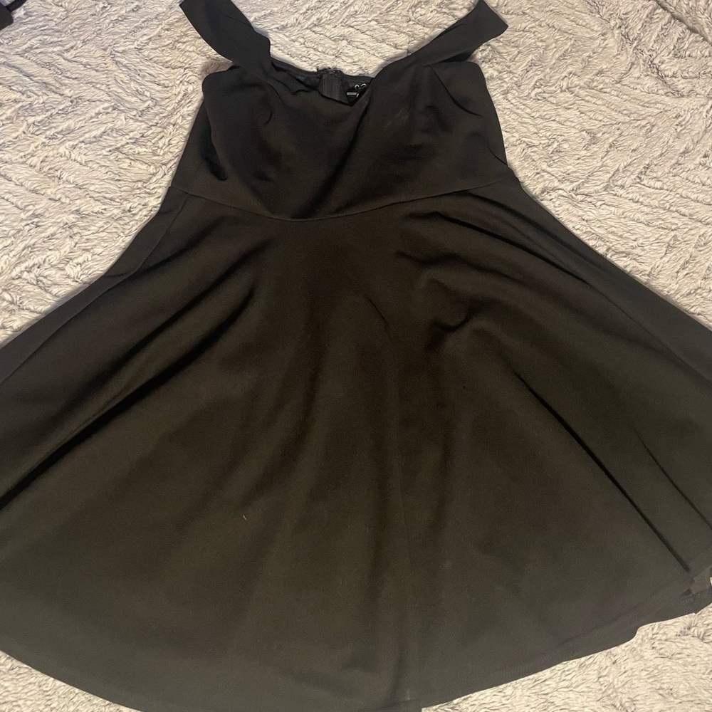 Plus size Windsor black off the shoulder short skater dress